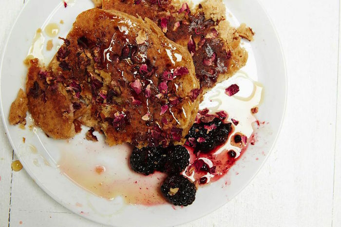 "Straight from the earth" includes pancakes in Sakara-land